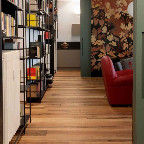 Dettaglio parquet noce nazionale collezione Bottega