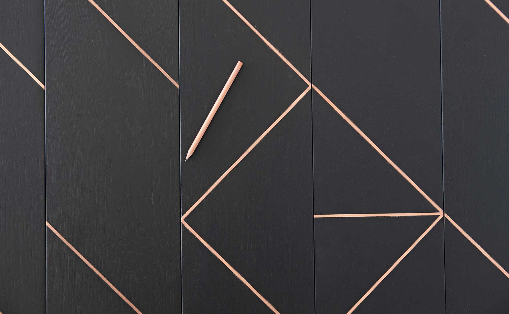 Dettaglio parquet design trama scuro collezione Segno